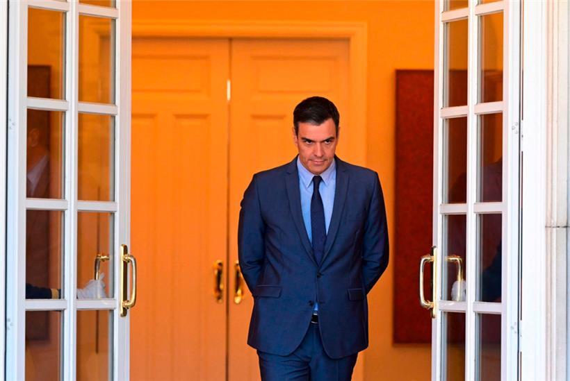 Mit massiven staatlichen Eingriffen bringt Spaniens Premier Pedro Sanchez mit seiner Mitte-links-Koalition Land und Wirtschaft gut durch die Krise
