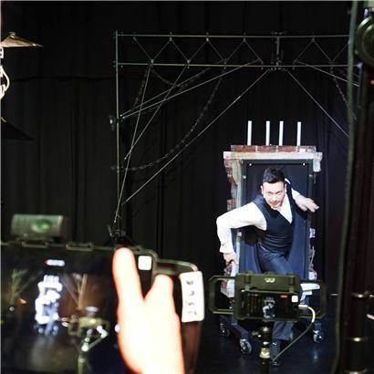 Mit seiner neuen Show „The PrestiDigitalist“ zaubert sich David Goldrake übers Internet in die Wohnzimmer seiner Zuschauer

