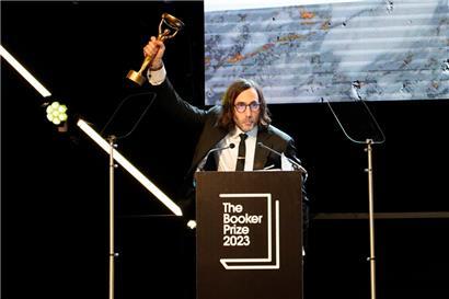 „Mitreißend und mutig“: Paul Lynch hat den renommiertesten britischen Literaturpreis gewonnen
