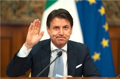 Mittags war es offiziell: Conte hatte nach einem halbstündigen Gespräch mit Staatspräsident Mattarella den Rücktritt seiner Regierung erklärt
