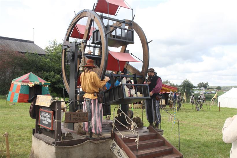 Mittelalterliches Riesenrad für Kinder