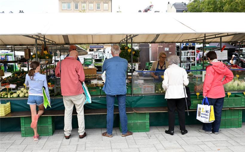 Mittwochs und samstags lädt der „Stater Maart“ auf dem Knuedler zum Einkaufen unter freiem Himmel ein
