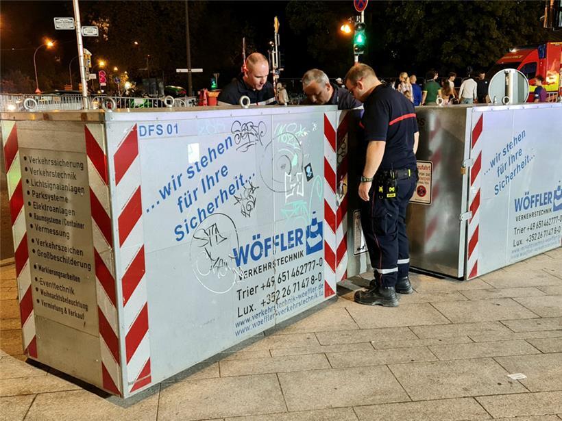 Mobile Betonblöcke werden im Notfall zur Seite gefahren