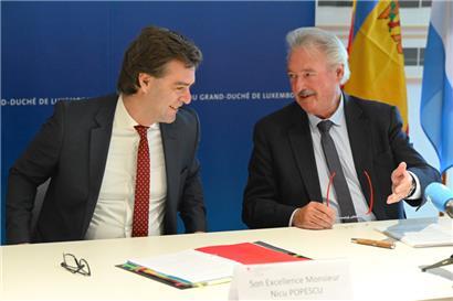 Moldawiens Außenminister Nicu Popescu und der luxemburgische Außenminister Jean Asselborn
