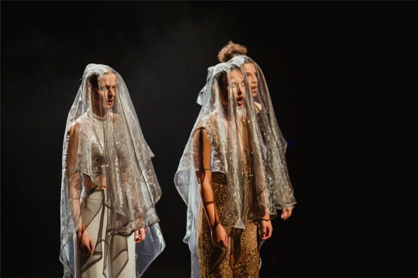Monika Valkunaite, Tekle Baroti et Nora Zrika s’en donnent à cœur joie dans une comédie musicale souvent décalée
