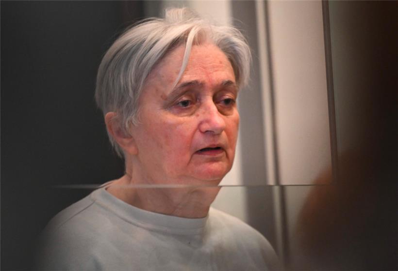 Monique Olivier am Dienstag im Gerichtssaal in Nanterre
