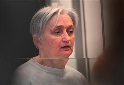 Monique Olivier am Dienstag im Gerichtssaal in Nanterre
