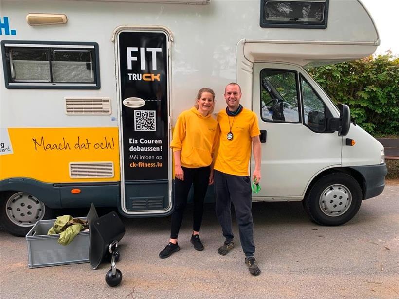 Motivierte Trainer des Fit-Trucks