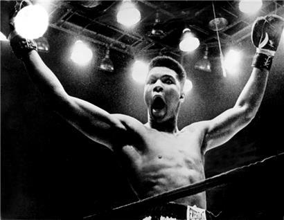 Muhammad Ali war mehr als nur ein dreimaliger Schwergewichts-Weltmeister. Er war und ist ein Mythos, der die Zeit überdauert.
