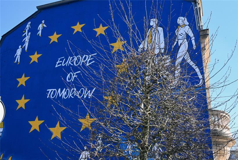 Mural des „Kamellebuttek“ an der Fassade des „Klenge Casino“
