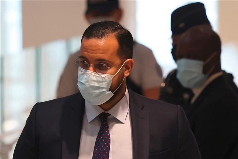 Muss sich wegen einer Prügelattacke auf Demonstranten vor Gericht verantworten: Macrons einst enger Mitarbeiter Benalla
