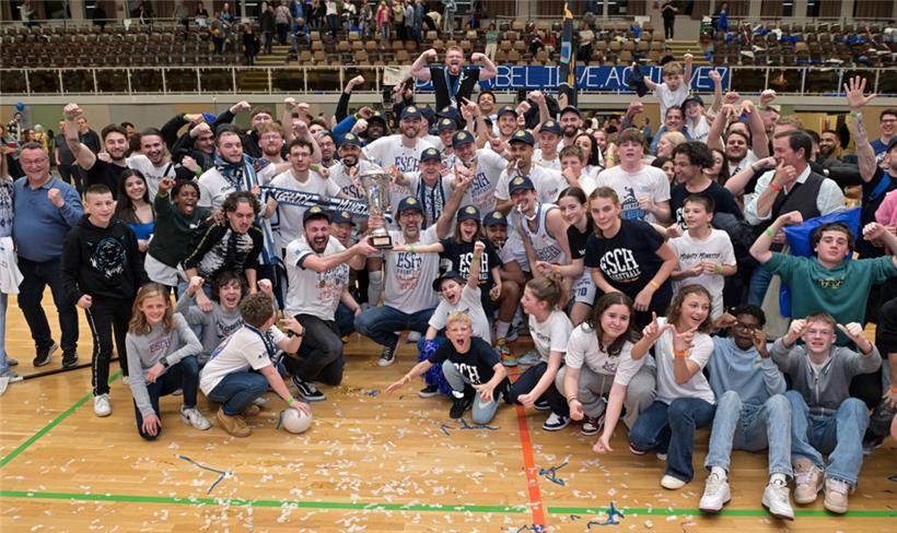 Nach dem Corona-Titel 2020 konnten die Escher endlich einen Titel auf dem heimischen Parkett feiern
