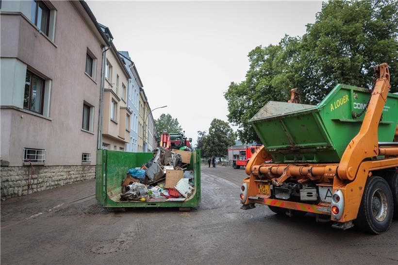 Nach dem Hochwasser sammelten Freiwillige und Mitarbeiter der Gemeinde insgesamt 513 Tonnen Sperrmüll
