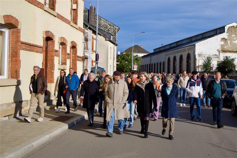 Nach dem Spaziergang sollte der eigentliche Austausch beginnen – da waren viele ...