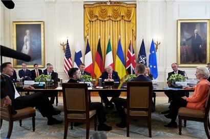 Nach dem Treffen im Weißen Haus arbeitet Trump an einem Treffen zwischen dem ukrainischen Präsidenten Wolodymyr Selenskyj mit Kremlchef Wladimir Putin
