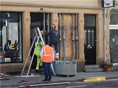 Drei Personen werden nach einem Unfall im Krankenhaus zur medizinischen Kontrolle untersucht