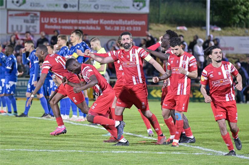 Nach dem letzten Elfmeter fiel eine tonnenschwere Last von den Schultern der Fola-Spieler
