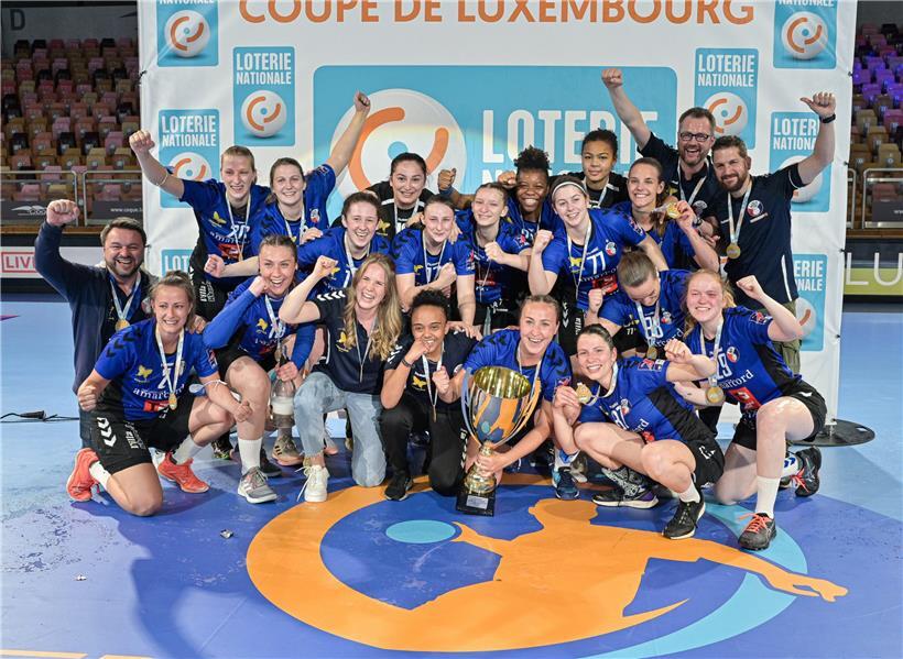 Nach der Finalniederlage 2020 geht der Pokal 2021 an die Düdelingerinnen
