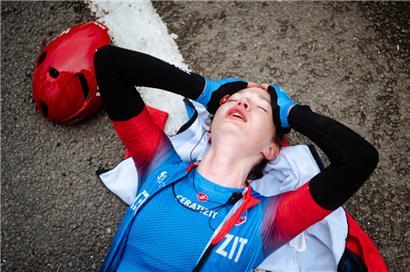 Nach der Flandern-Rundfahrt war Nina Berton hinter der Ziellinie am Ende ihrer Kräfte 
