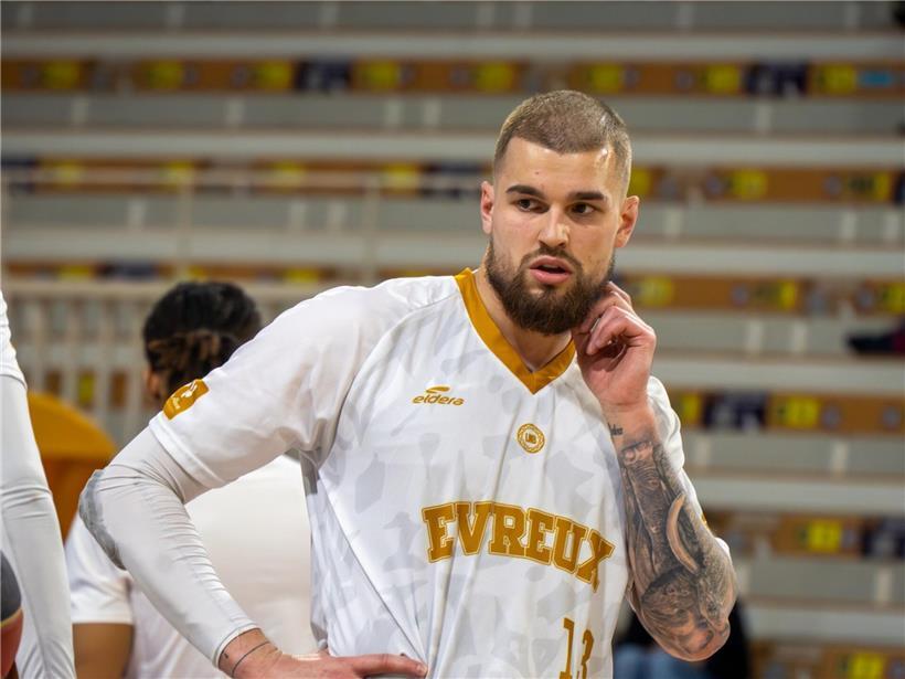 Ben Kovac und Alm Évreux nach knapper Niederlage im Tennis nach drei Siegen in Folge