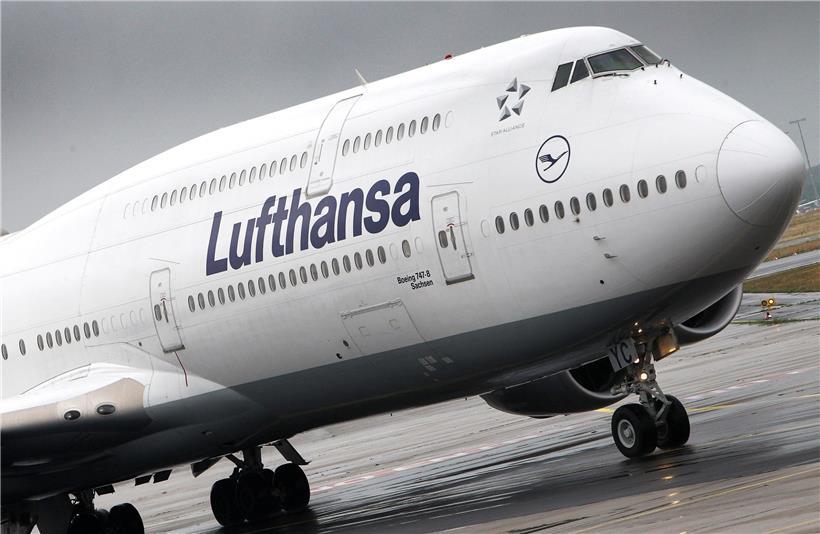 Nach einem Coronavirus-Verdachtsfall streicht Lufthansa alle Flüge von und nach China

