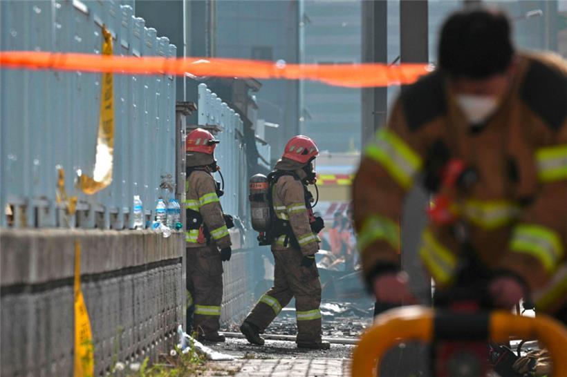 Nach einem Großbrand in einer südkoreanischen Lithiumbatterie-Fabrik am 24. Juni wurden rund 20 Leichen gefunden
