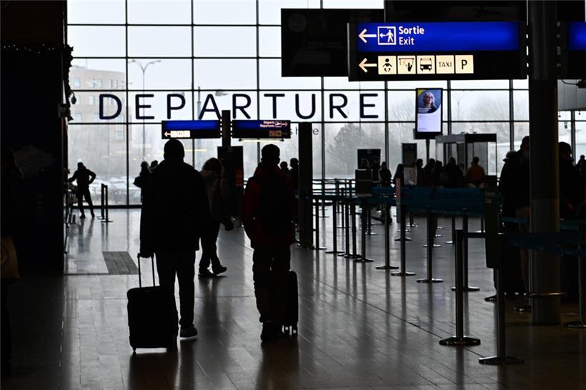 Nach einem Masernfall am Flughafen informierte „Lux-Airport“ zuerst die Angestellten, erst später folgte die öffentliche Mitteilung der „Santé“
