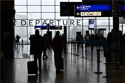 Nach einem Masernfall am Flughafen informierte „Lux-Airport“ zuerst die Angestellten, erst später folgte die öffentliche Mitteilung der „Santé“
