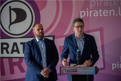 Nach einer öffentlichen Schlammschlacht über die nationale Presse: „Wir reden miteinander“, teilte Sven Clement (r.) am Mittwoch mit
