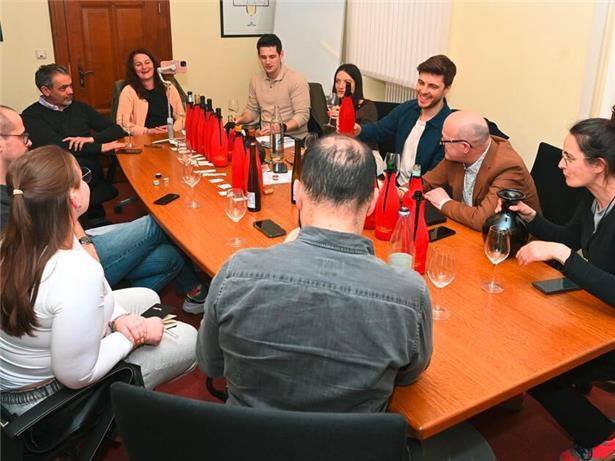 Nach fachkundiger Beratung und einigen Diskussionen hatten wir die Philosophie für unseren Rivaner festgelegt
