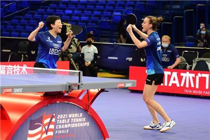 Nach ihrer Bronzemedaille bei der WM 2021 in Houston zählen Ni Xia Lian und Sarah De Nutte im Damen-Doppel in München zum Favoritenkreis
