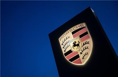 Nach jahrelangen Spekulationen und monatelanger Prüfung legte der Sportwagenbauer Porsche heute sein Börsendebüt hin
