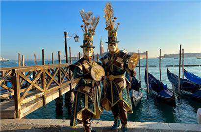 Nach pandemiebedingten Einschränkungen konnte der venezianische Karneval 2023 wieder in voller Pracht zelebriert werden
