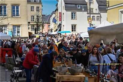 Nach pandemiebedingter Pause zog der traditionelle Kunsthandwerkermarkt bereits im vergangenen Jahr wieder viele Menschen an Ostermontag in die Hauptstadt
