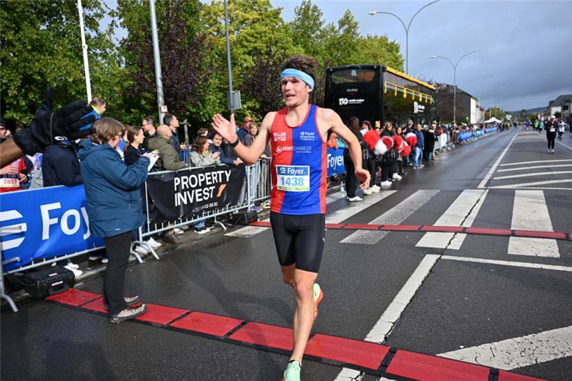 Nach seinem Sieg beim ING Night Marathon forderte James Dunn in Walferdingen Yon...