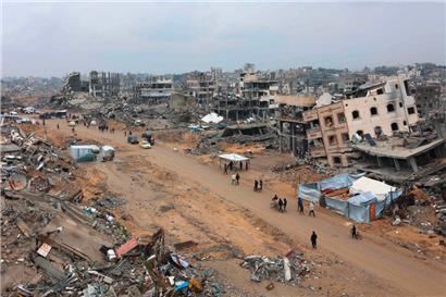 Nachdem Israel den Gazastreifen in Schutt und Asche gelegt hat, will Trump die dortige Bevölkerung deportieren lassen und eine „Riviera des Nahen Ostens“ dort errichten
