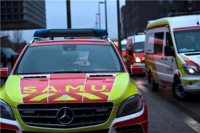 Nachdem ein Arzt vom SAMU an einem Unfallort ein Selfie machte, wurde er vorläufig vom Dienst suspendiert
