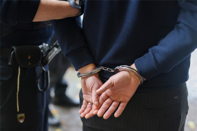 Nachdem ein Betrunkener in Esch randaliert und Widerstand gegen die Polizei geleistet hatte, musste er die Nacht im Arrest verbringen
