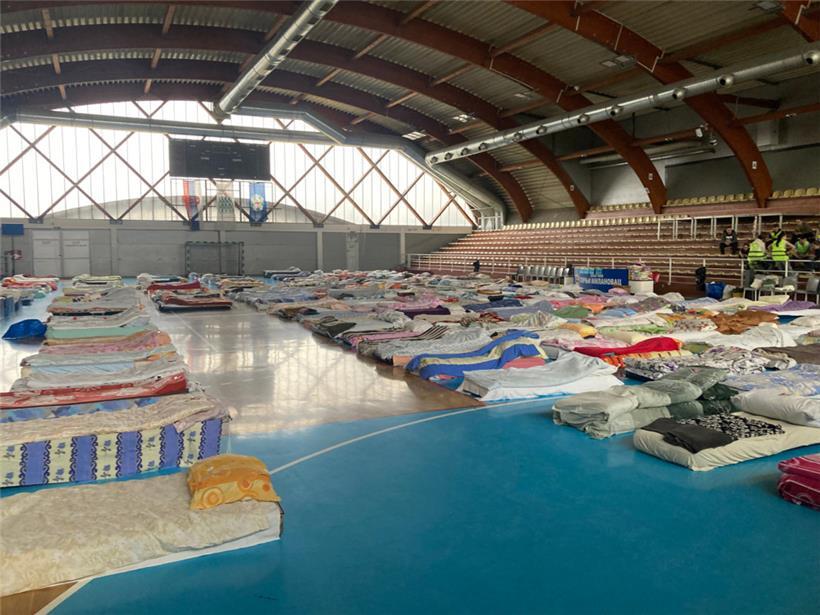 Nachtlager auf dem Weg nach Belgrad: Unterkunft für die Demonstranten in der Sporthalle von Gornji Milanovac
