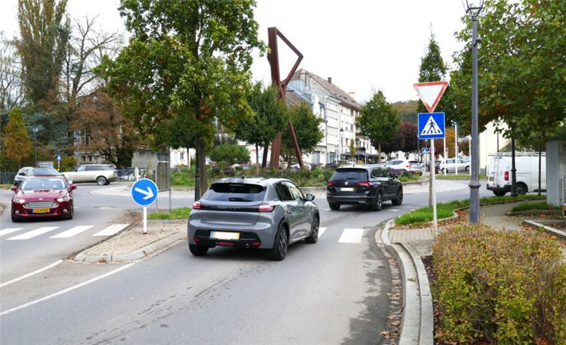 Nadelöhr Kreisverkehr in Kayl
