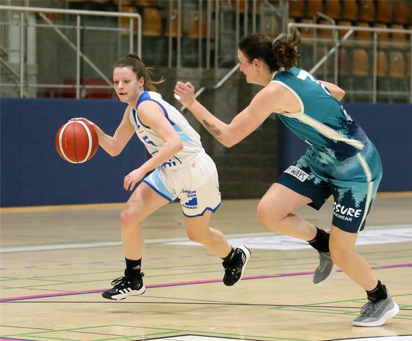 Nadine Bourg (in Weiß) und Walferdingen wollen in den Play-offs richtig angreifen
