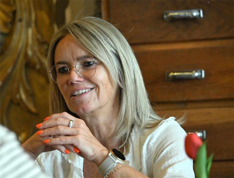 Nancy Peters sitzt seit 2023 im Gemeinderat ihrer Heimatgemeinde Garnich und macht Lokalpolitik aus Überzeugung