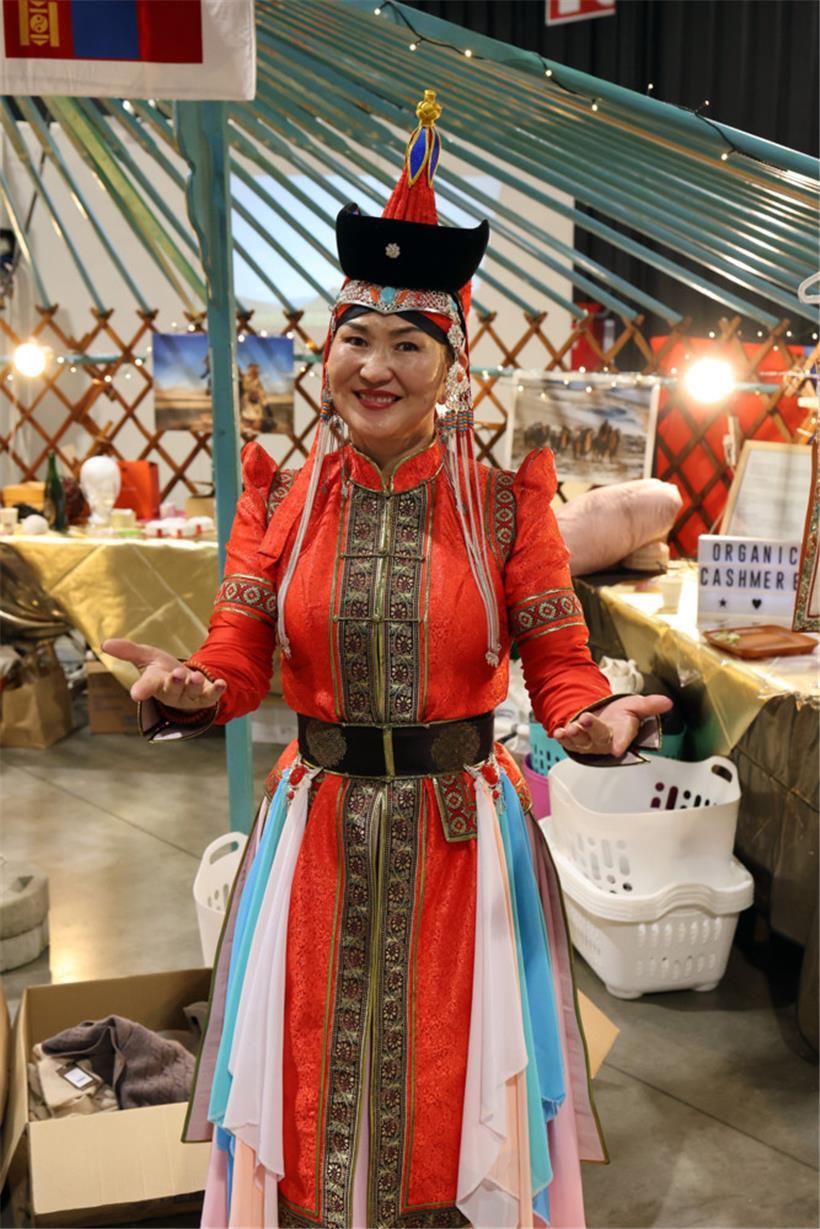 Nationale Trachten sind immer wieder Blickfänger.