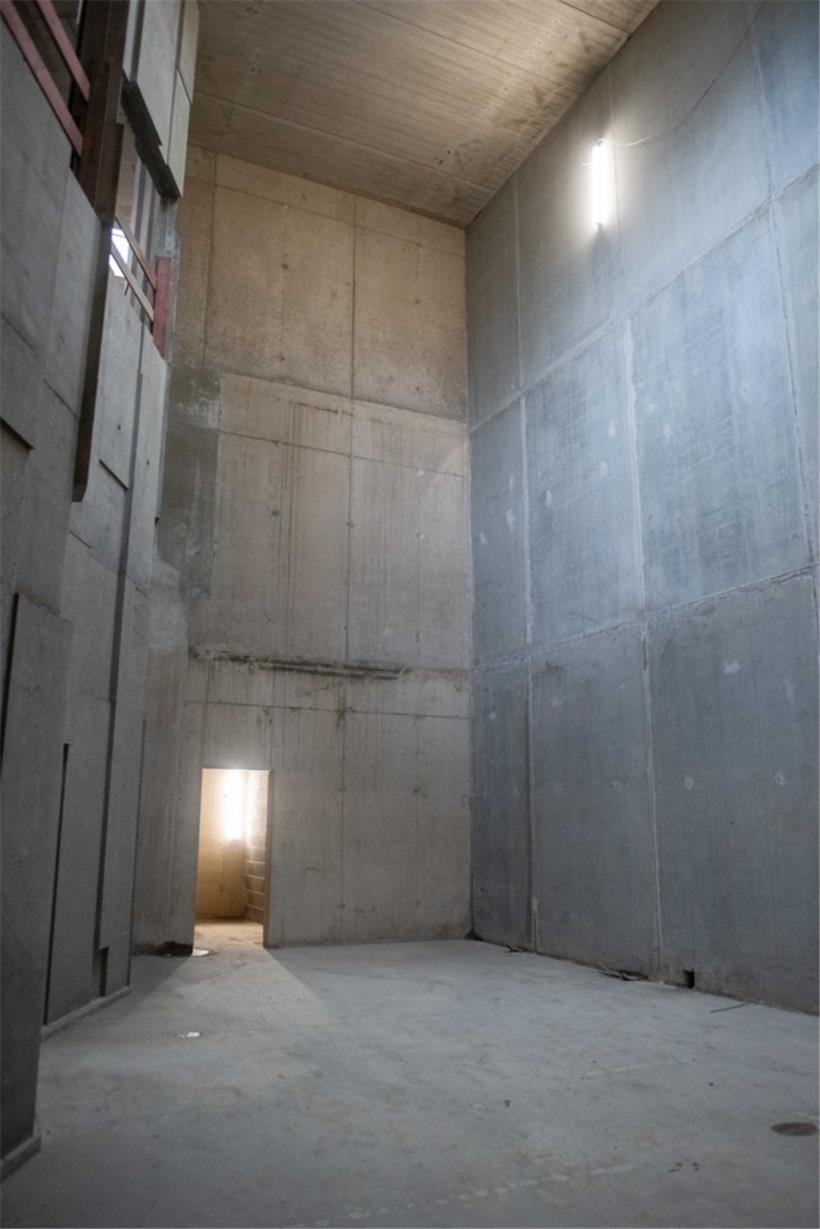 Neben dem Treppenhaus wird eine rund zwölf Meter hohe Kletterwand entstehen