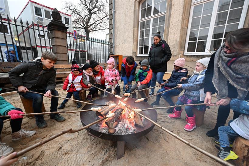 Neben einer offenen Feuerstelle und einem gemütlichen Ambiente wird bei den „Winterkids“ in den kommenden Wochen ein breitgefächertes Programm geboten
