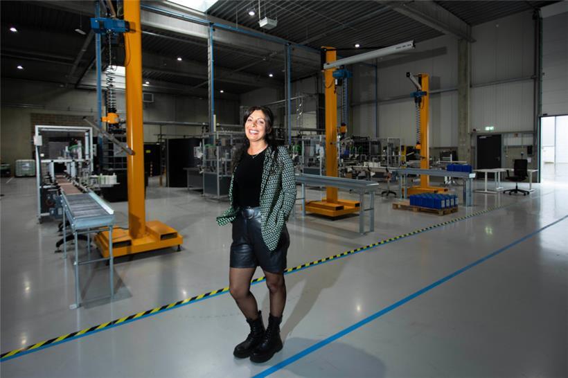 Neben ihrem eigentlichen Job befasst sich Sophie Lamorté pro Woche bis zu 30 Stunden mit fußballspezifischen Themen
