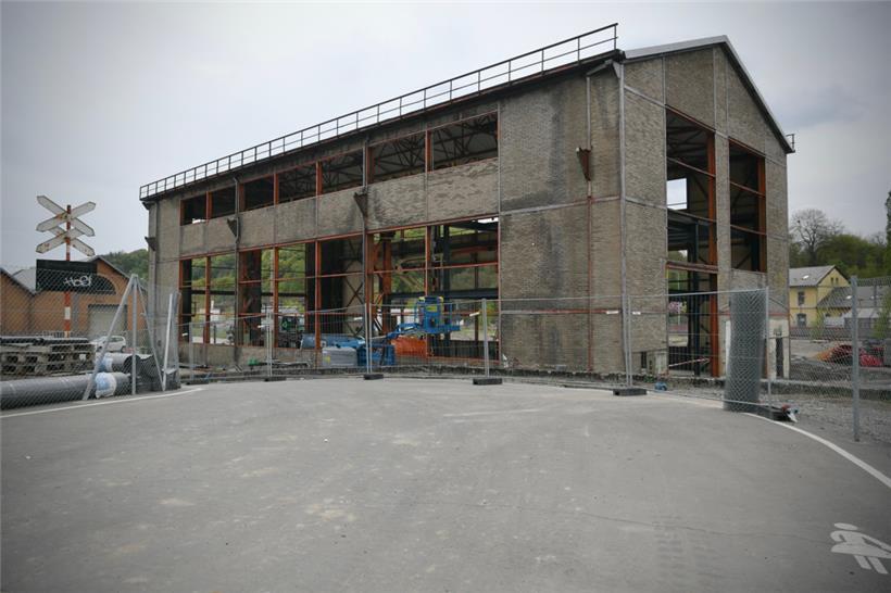 „Neischmelz“ Düdelingen: Ab September darf hier in der ehemaligen Lokomotivhalle gegessen und lokales Bier getrunken werden
