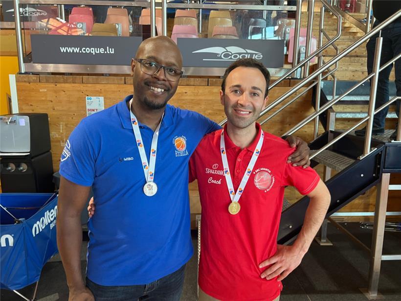 Nelson Delgado (l.) und Rui Nunes (r.) standen sich als Trainer in der Coupe du Mini-Basket gegenüber
