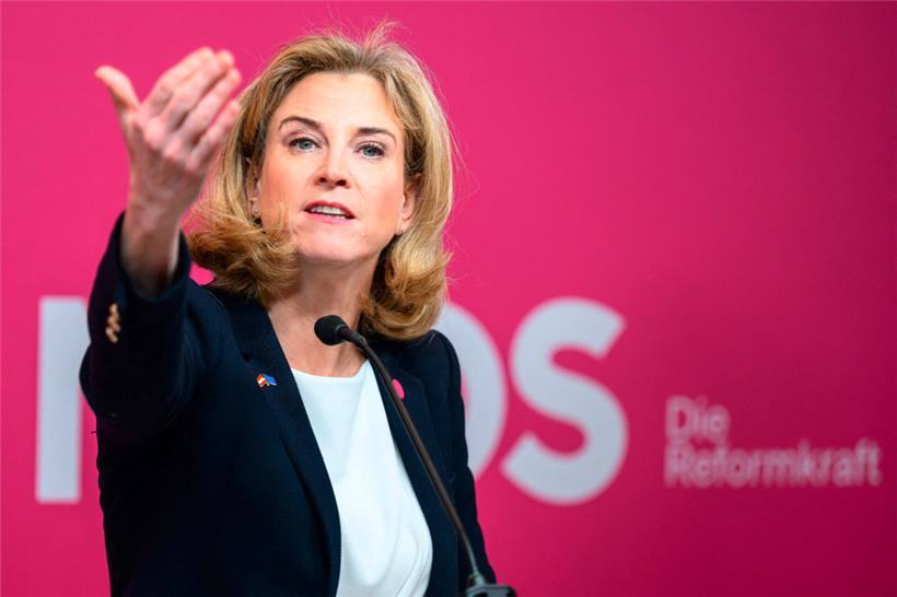 Neos-Chefin Beate Meinl-Reisinger hat die Koalitionsverhandlungen wegen nicht ausreichendem Reformwillen bei den beiden potenziellen Koalitionspartnern platzen lassen
