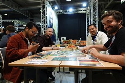 Neue Gesellschaftsspiele fanden Anklang bei den Besuchern
